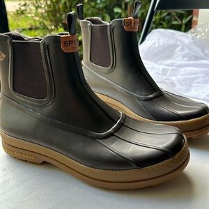 Sperry men’s Cold Bay Chelsea boot New WOT or box brown/gum